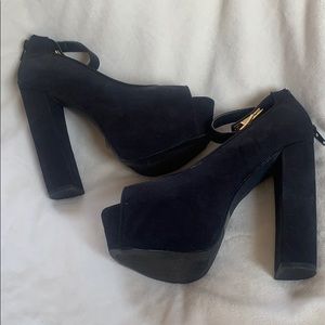 Black platform comfortable shoes size 7